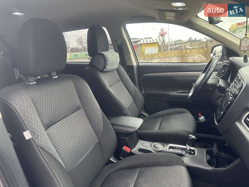 Внедорожник / Кроссовер Mitsubishi Outlander 2014 в Полтаве