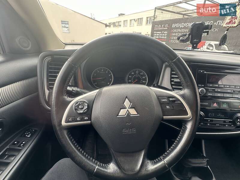Внедорожник / Кроссовер Mitsubishi Outlander 2014 в Полтаве