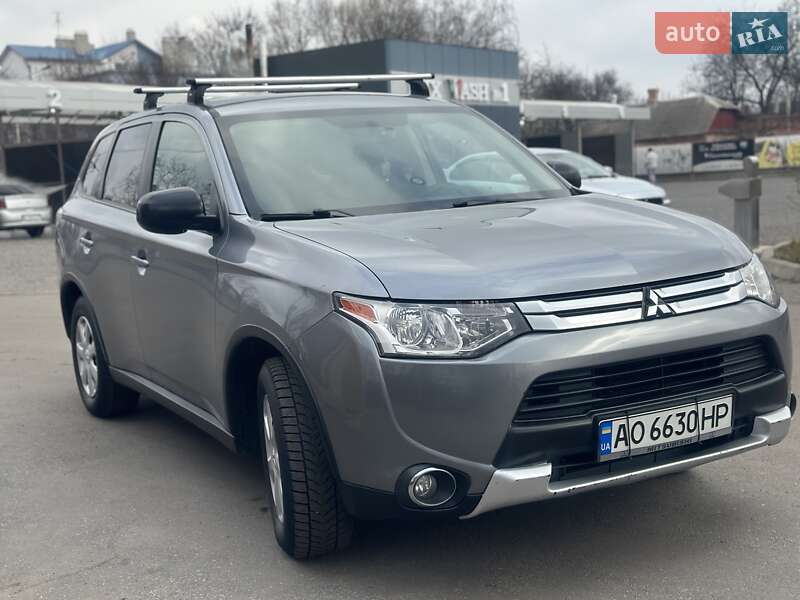 Внедорожник / Кроссовер Mitsubishi Outlander 2014 в Полтаве