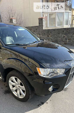 Внедорожник / Кроссовер Mitsubishi Outlander 2011 в Хмельницком