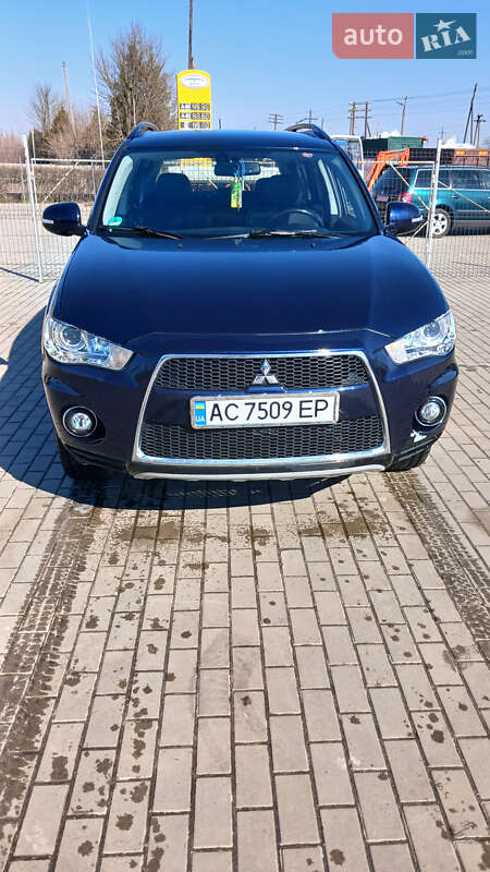Внедорожник / Кроссовер Mitsubishi Outlander 2011 в Иваничах