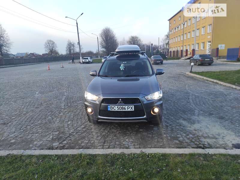 Позашляховик / Кросовер Mitsubishi Outlander 2010 в Дрогобичі