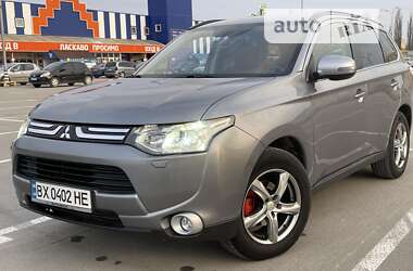 Внедорожник / Кроссовер Mitsubishi Outlander 2013 в Каменец-Подольском