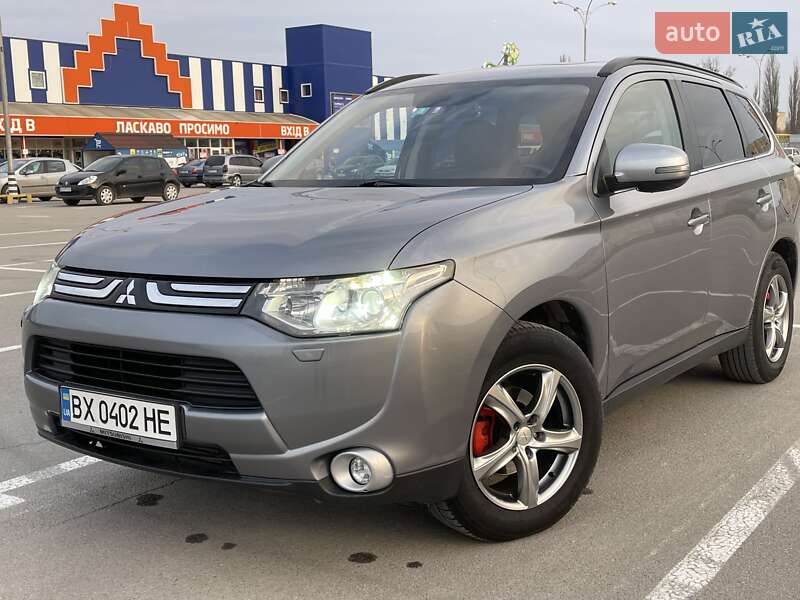 Внедорожник / Кроссовер Mitsubishi Outlander 2013 в Каменец-Подольском