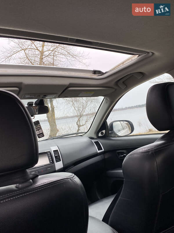 Позашляховик / Кросовер Mitsubishi Outlander 2011 в Каневі