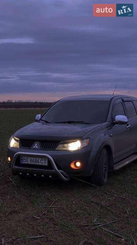 Внедорожник / Кроссовер Mitsubishi Outlander 2006 в Николаеве