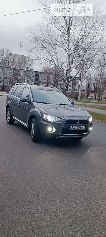 Позашляховик / Кросовер Mitsubishi Outlander 2010 в Харкові