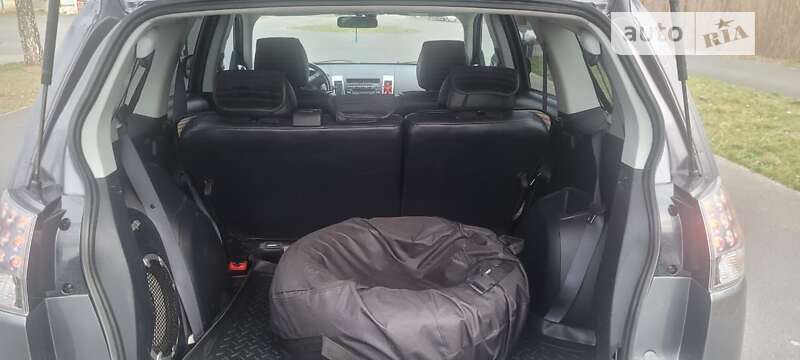 Позашляховик / Кросовер Mitsubishi Outlander 2010 в Харкові