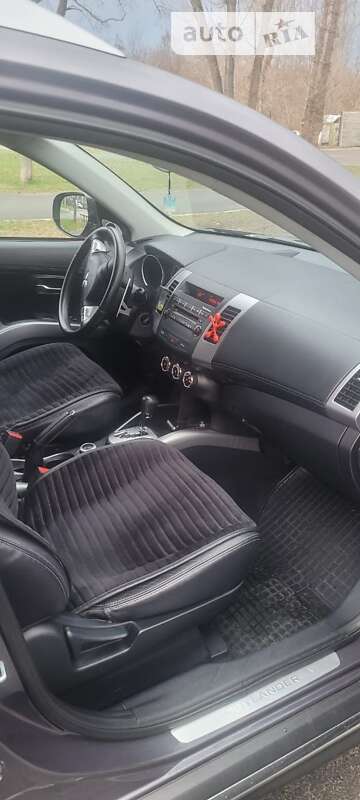 Позашляховик / Кросовер Mitsubishi Outlander 2010 в Харкові