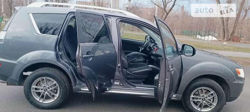 Позашляховик / Кросовер Mitsubishi Outlander 2010 в Харкові