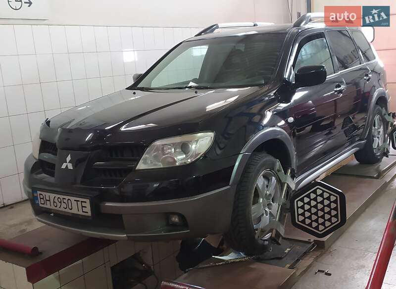 Внедорожник / Кроссовер Mitsubishi Outlander 2005 в Березовке фото 4 Внедорожник / Кроссовер Mitsubishi Outlander 2005 в Березовке