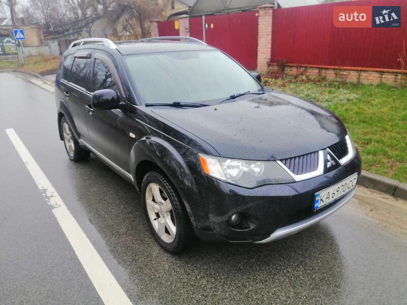 Позашляховик / Кросовер Mitsubishi Outlander 2008 в Києві