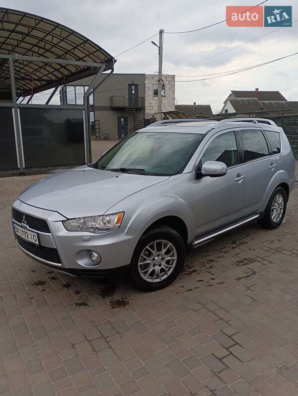 Внедорожник / Кроссовер Mitsubishi Outlander 2010 в Владимирце