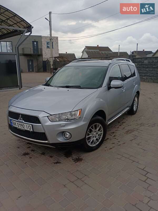 Внедорожник / Кроссовер Mitsubishi Outlander 2010 в Владимирце