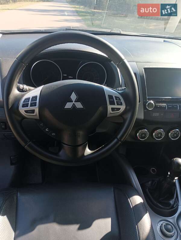 Внедорожник / Кроссовер Mitsubishi Outlander 2010 в Владимирце