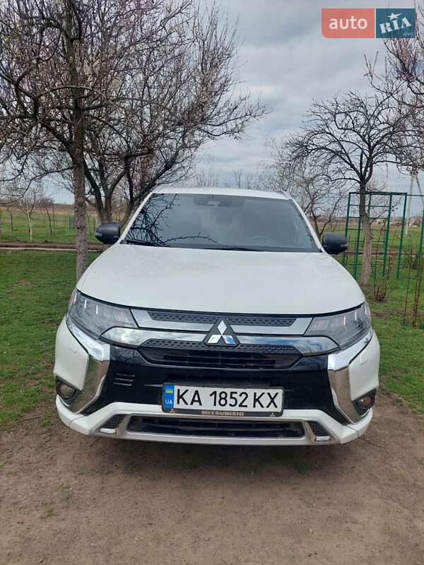 Mitsubishi Outlander 2019