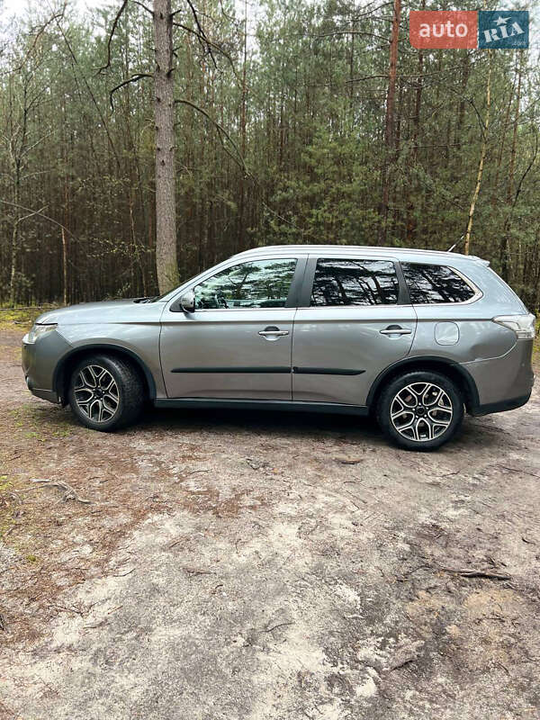 Внедорожник / Кроссовер Mitsubishi Outlander 2014 в Яремче