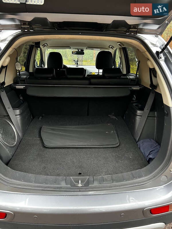 Внедорожник / Кроссовер Mitsubishi Outlander 2014 в Яремче