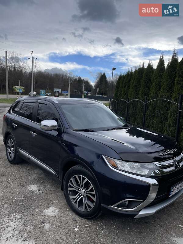 Позашляховик / Кросовер Mitsubishi Outlander 2015 в Трускавці