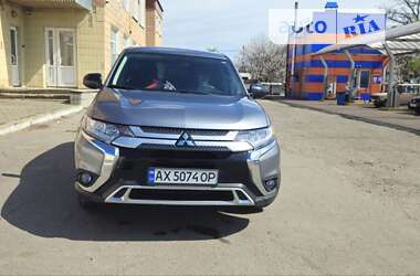 Позашляховик / Кросовер Mitsubishi Outlander 2020 в Полтаві