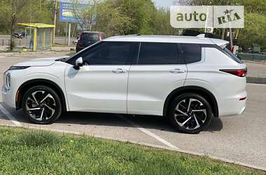 Внедорожник / Кроссовер Mitsubishi Outlander 2023 в Днепре