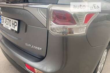 Внедорожник / Кроссовер Mitsubishi Outlander 2013 в Калиновке