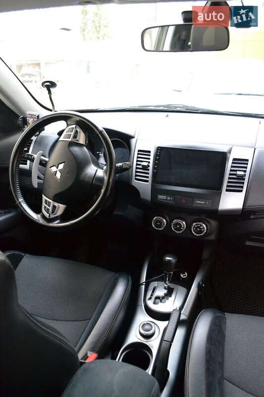 Внедорожник / Кроссовер Mitsubishi Outlander 2010 в Ивано-Франковске