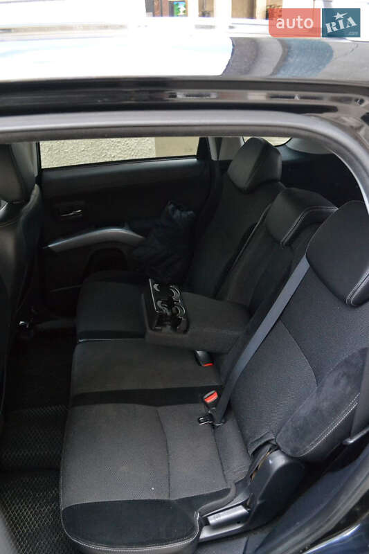 Внедорожник / Кроссовер Mitsubishi Outlander 2010 в Ивано-Франковске