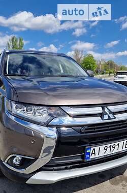 Позашляховик / Кросовер Mitsubishi Outlander 2017 в Запоріжжі