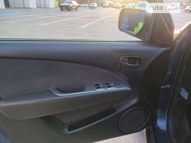 Внедорожник / Кроссовер Mitsubishi Outlander 2004 в Ивано-Франковске