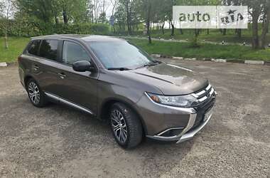 Внедорожник / Кроссовер Mitsubishi Outlander 2017 в Николаеве