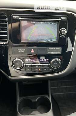 Внедорожник / Кроссовер Mitsubishi Outlander 2013 в Полтаве