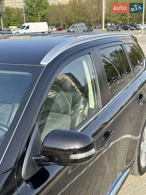 Внедорожник / Кроссовер Mitsubishi Outlander 2021 в Одессе