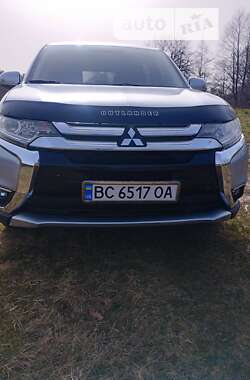 Позашляховик / Кросовер Mitsubishi Outlander 2015 в Червонограді