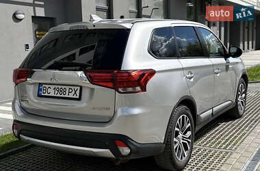 Позашляховик / Кросовер Mitsubishi Outlander 2018 в Львові