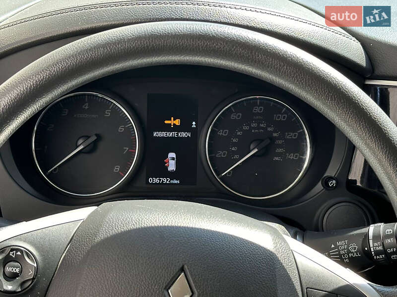 Позашляховик / Кросовер Mitsubishi Outlander 2018 в Львові