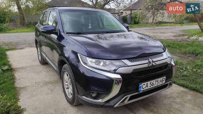 Позашляховик / Кросовер Mitsubishi Outlander 2019 в Чигирину фото 2 Позашляховик / Кросовер Mitsubishi Outlander 2019 в Чигирину