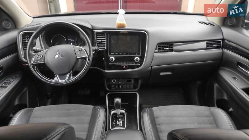 Позашляховик / Кросовер Mitsubishi Outlander 2019 в Чигирину фото 12 Позашляховик / Кросовер Mitsubishi Outlander 2019 в Чигирину