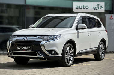 Внедорожник / Кроссовер Mitsubishi Outlander 2023 в Николаеве