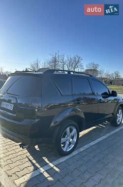 Внедорожник / Кроссовер Mitsubishi Outlander 2007 в 