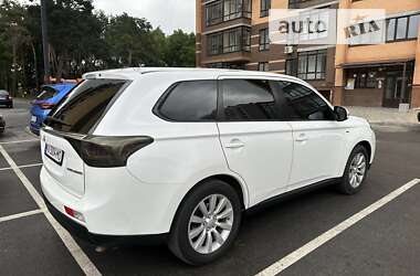 Внедорожник / Кроссовер Mitsubishi Outlander 2013 в Чернигове