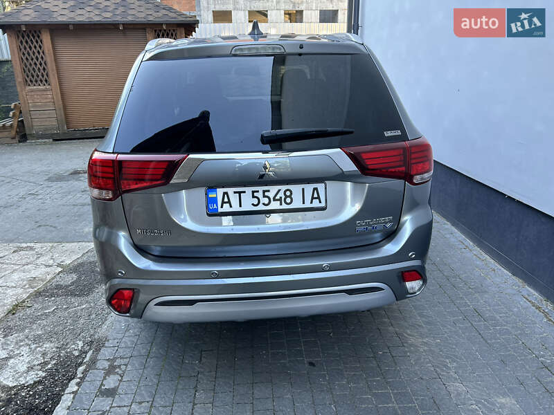 Внедорожник / Кроссовер Mitsubishi Outlander 2018 в Ивано-Франковске