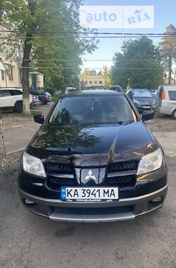 Позашляховик / Кросовер Mitsubishi Outlander 2006 в Києві