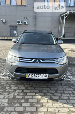 Позашляховик / Кросовер Mitsubishi Outlander 2012 в Харкові