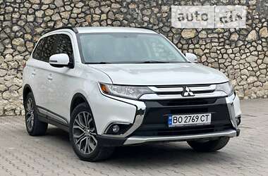 Mitsubishi Outlander 2016