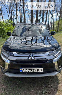 Позашляховик / Кросовер Mitsubishi Outlander 2017 в Харкові