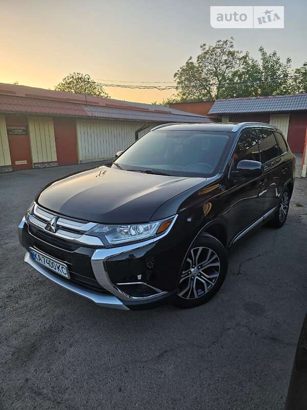 Позашляховик / Кросовер Mitsubishi Outlander 2017 в Полтаві