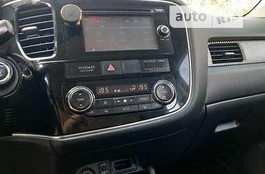 Внедорожник / Кроссовер Mitsubishi Outlander 2013 в Киеве