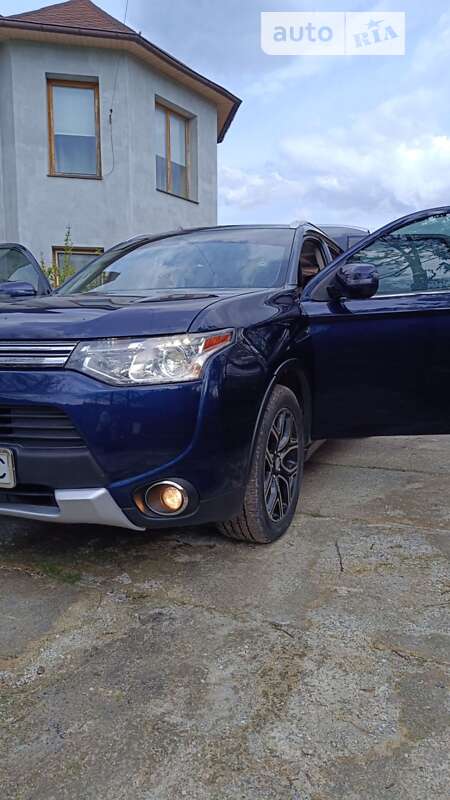 Позашляховик / Кросовер Mitsubishi Outlander 2014 в Тернополі