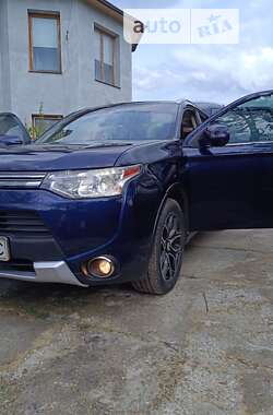 Mitsubishi Outlander 2014